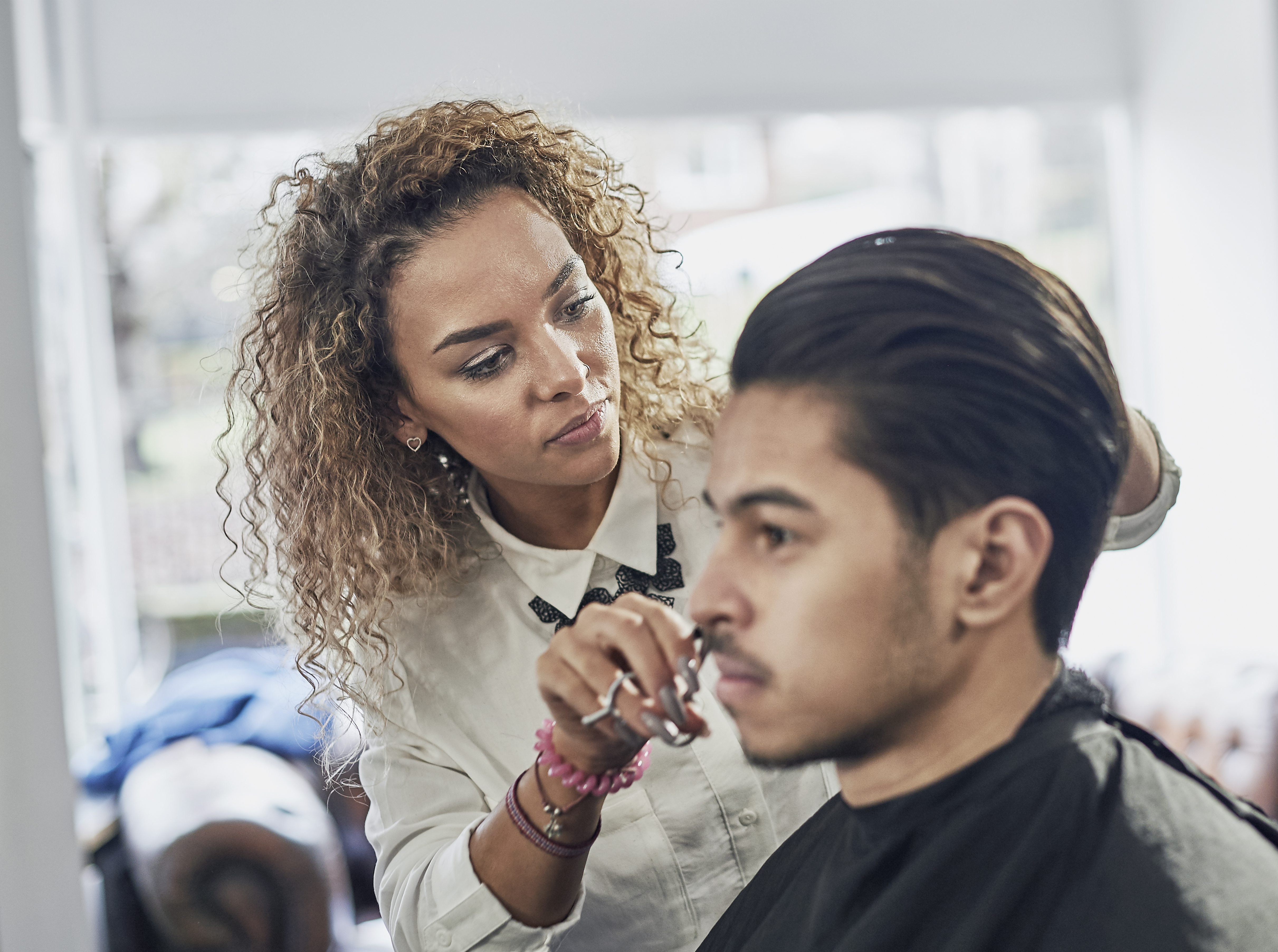 Men Haircut at Naespa Beauty in Astoria